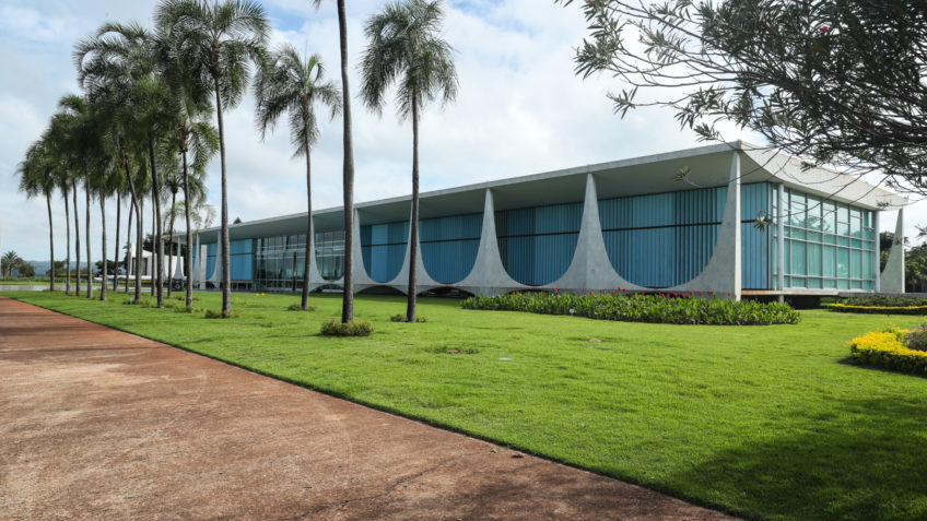 Militar do GSI comete suicídio na entrada do Palácio da Alvorada em Brasília