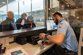 Segurança nas Fronteiras e Xadrez Político: Montenegro Reforça Aeroportos Enquanto PS Lidera Sondagens